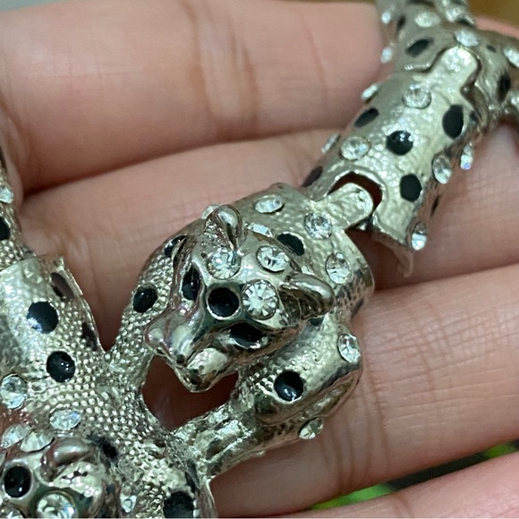 Unsigned Silver-tone Double Panther Leopard Articulated Necklace Earrings Set - Picture 13 of 16